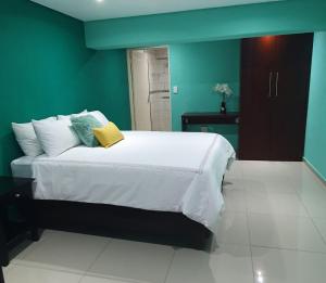 Tertius Lodge And House