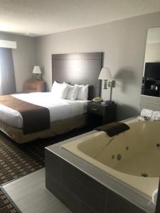 Accommodation in Adams