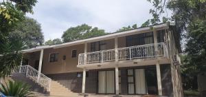 Tertius Lodge And House