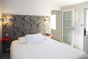 Hotels DOMAINE ST GERMER : photos des chambres