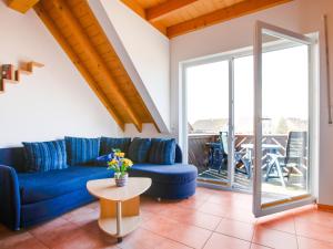 Apartment in Beckerwitz with Terrace Garden Deckchairs