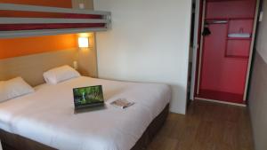 Hotels Premiere Classe Macon Sud : Chambre Triple (1 Lit Double et 1 Lit Simple)