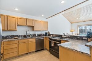 Schweitzer Ullr Retreat