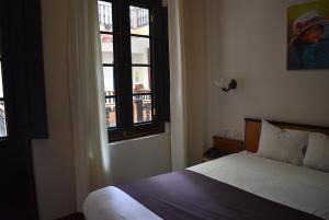 Colonial Plaza Hotel