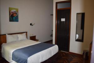 Colonial Plaza Hotel