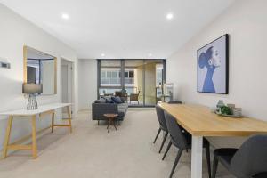 YARRA · YARRA Toorak Rd & Chapel St. Pool, Gym & Parking