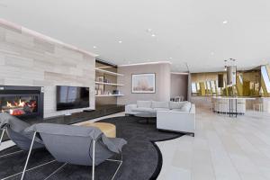 YARRA · YARRA Toorak Rd & Chapel St. Pool, Gym & Parking