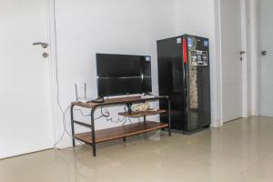 Comfy 2BR Apartment Bassura City near Shopping Mall By Travelio