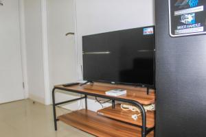 Comfy 2BR Apartment Bassura City near Shopping Mall By Travelio