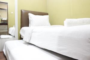 Parquette 2BR Gateway Ahmad Yani Cicadas Apartment By Travelio