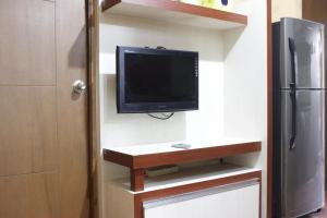Parquette 2BR Gateway Ahmad Yani Cicadas Apartment By Travelio
