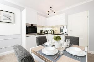 Apartments 350m to the Beach Gdańsk Piastowska by Renters Prestige