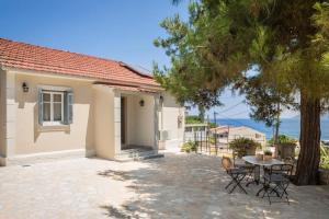 la casa di zia Anna Agia Efimia village