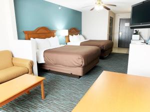 Queen Suite with Two Queen Beds room in Countryside Suites Lincoln I-80