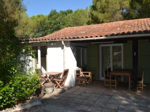Maisons de vacances Comfortable holiday home with private pool : photos des chambres