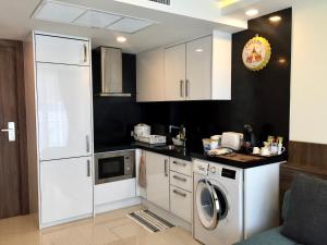 Luxury Business Suits in Grand Avenue by Pattaya City Estates