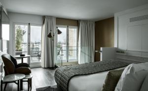 Montmartre Duplex room in La Clef Champs-Élysées Paris by The Crest Collection