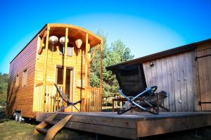 Le Petit Rias en Roulotte, 4 personnes, coin cuisine et cabinet de toilette