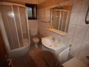 Family ground floor apartment close to the beach