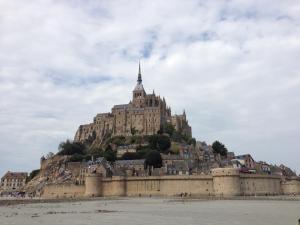 B&B / Chambres d'hotes Maison d'hotes de charme La Rose de Ducey pres du Mont Saint Michel : photos des chambres