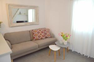 Aelia House Plaka Milos Greece