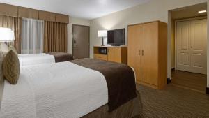 Double Room with Two Double Beds and Kitchenette room in Best Western Winchester Hotel