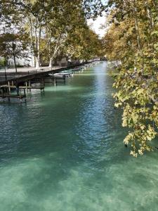 Hotels Premiere Classe Annecy Cran-Gevrier : photos des chambres