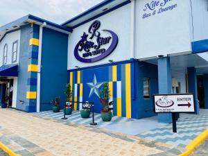 R Nite Star Inn and Suites -Home of the Cowboys & Rangers - 3hvězdičkové hotely ve městě Arlington