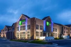 Holiday Inn Express & Suites Rapid City by IHG - وول