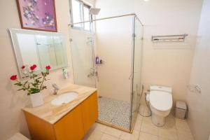 Phòng 4 Người Có Bồn Tắm (Quadruple Room with Bath)