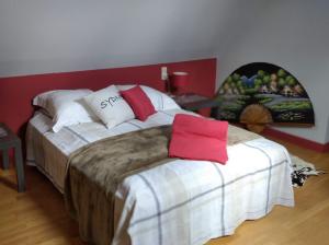 B&B / Chambres d'hotes B&B Ferme de La Rouzannerie pour 2 ou famille : photos des chambres