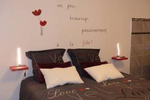 Appartements Nuit romantique avec Jacuzzi SPA privatif proche TOULOUSE : photos des chambres