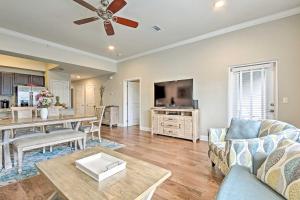Apartment room in Luxurious Alerio Condo with Private Beach Access!