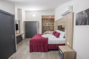 Suite with Hot Tub room in Elanis Suites