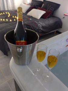 Appartements Nuit romantique avec Jacuzzi SPA privatif proche TOULOUSE : photos des chambres