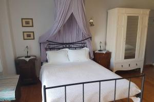 Chariklia Traditional House