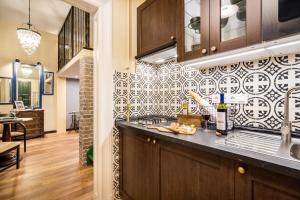 Unique & Stylish - Home of Traveler in City Center