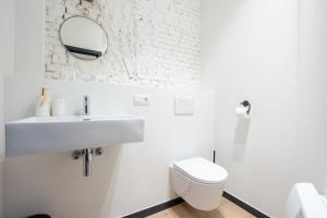 SHWAY - The Pink Pigeon