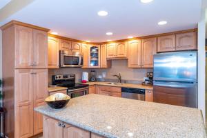 Kamaole Sands 2-204 - Ocean View Condo, AC, Wi-Fi