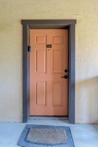 One-Bedroom Apartment room in Tiki 331