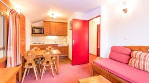 Appart'hotels Vacanceole - Residence Les Chalets de la Ramoure : photos des chambres