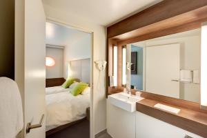 Hotels Campanile La Roche Sur Yon Centre Gare : photos des chambres