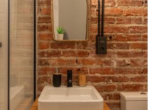 Class Bilbao AC by Staynnapartments