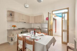 Villetta Solaire a 40 mt dalla spiaggia by BarbarHouse