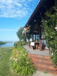 Svenceles 25 sodyba Namas su pirtimi ir krantine