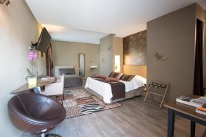 Hotels Hostellerie Le Castellas - Les Collectionneurs : photos des chambres