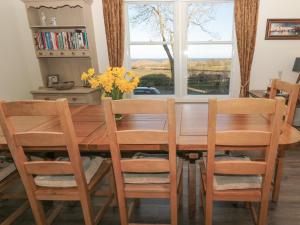 Whinstones at 4 The Villas