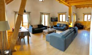 Chalets La Saulire - SUPERBE CHALET MODERNE 4* DOMAINE ALPE D'HUEZ : photos des chambres