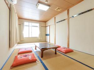 Japanese-Style Quadruple Room with Shared Bathroom - Smoking