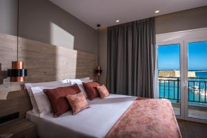 Everblue Sea View Apt